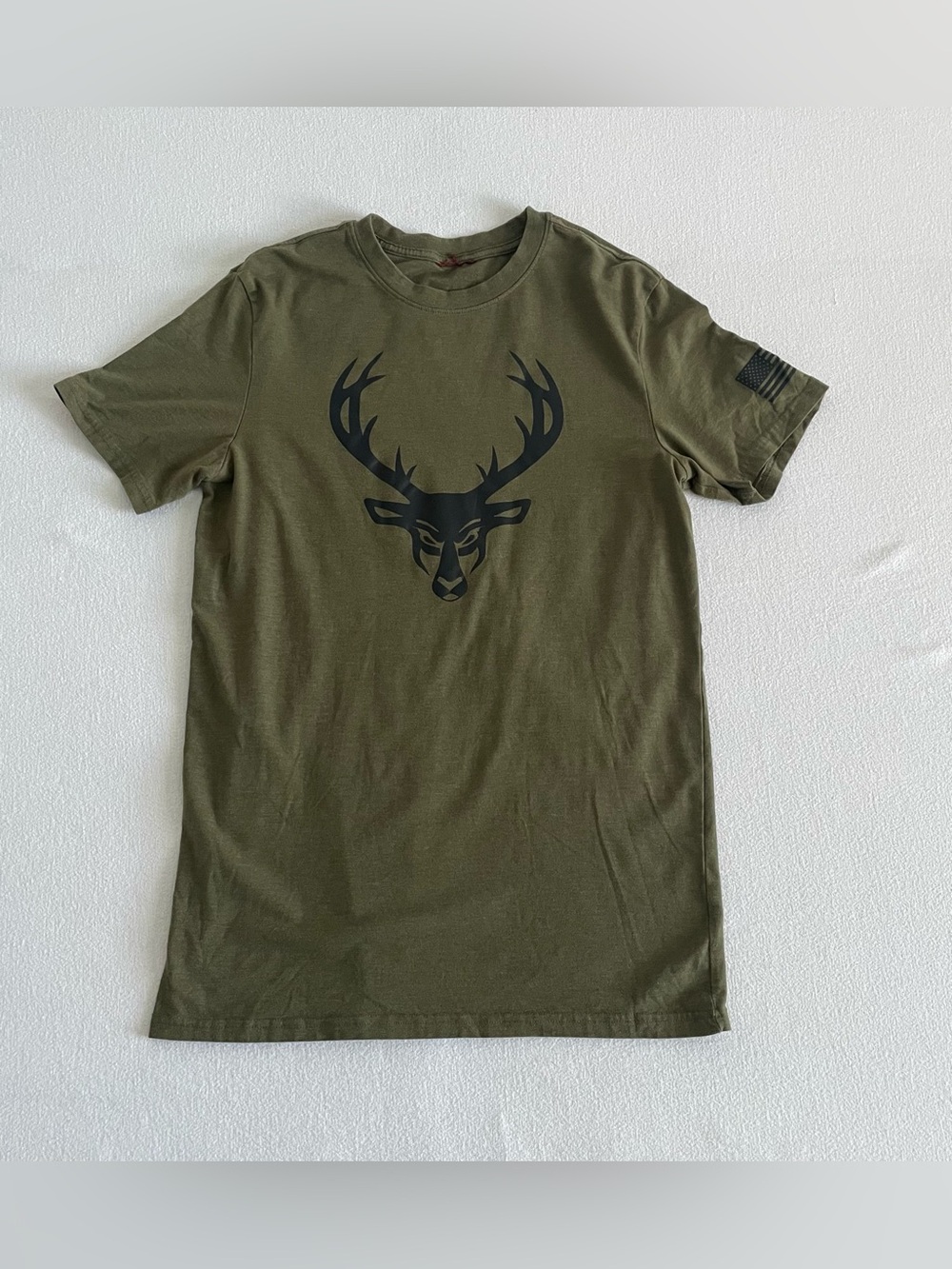 Men's Olive Short-Sleeve Graphic Deer Tee